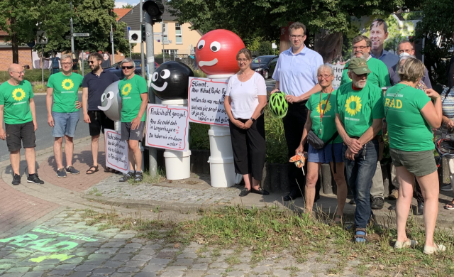 Mehr Platz fürs Rad: Grüne aus der Wedemark und Langenhagen auf Tour