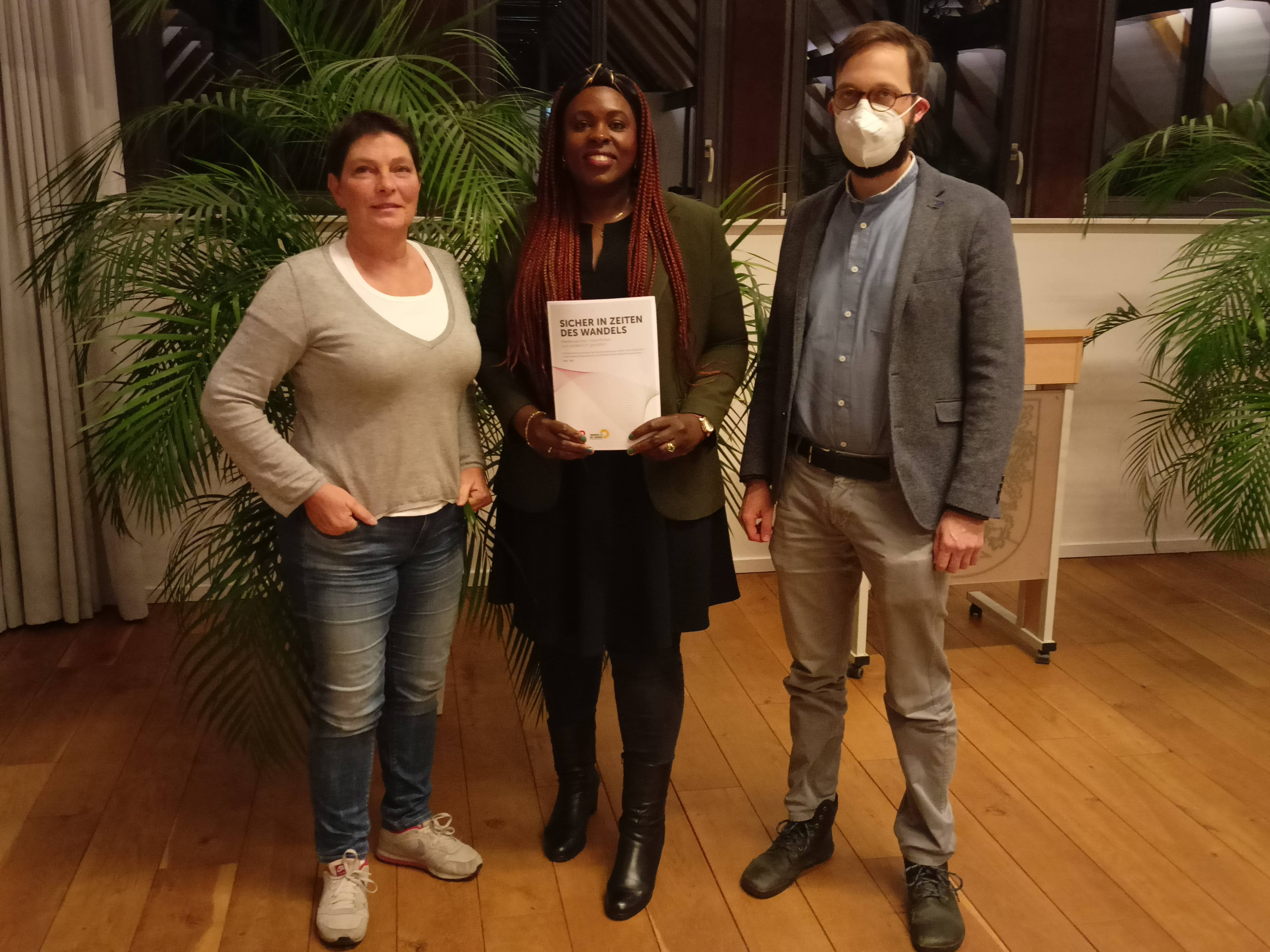 Unsere Landtagsabgeordnete Djenabou stellt Koalitionsvertrag vor